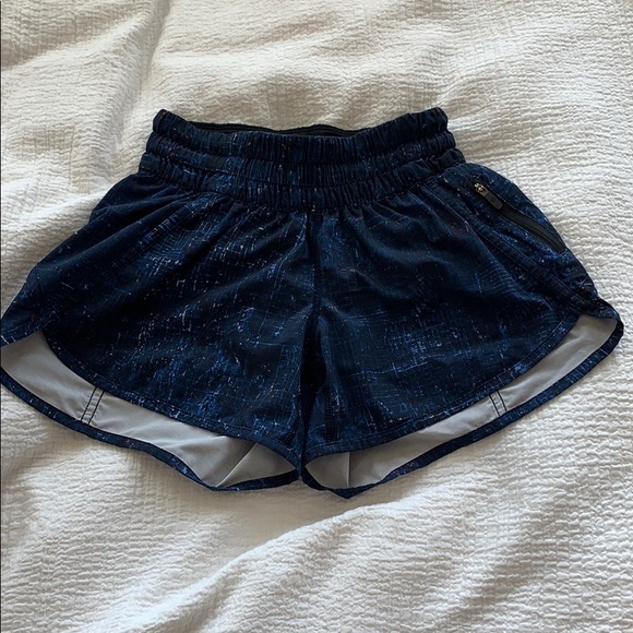 lululemon athletica Pants - Lululemon tracker shorts 4”
